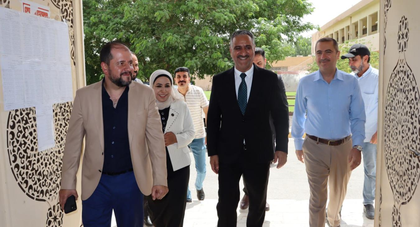 President of the University of Fallujah, Prof. Dr. Ahmed Suleiman Hamid, Visits the College of Veterinary Medicine and Affirms His Support for Its Academic Mission