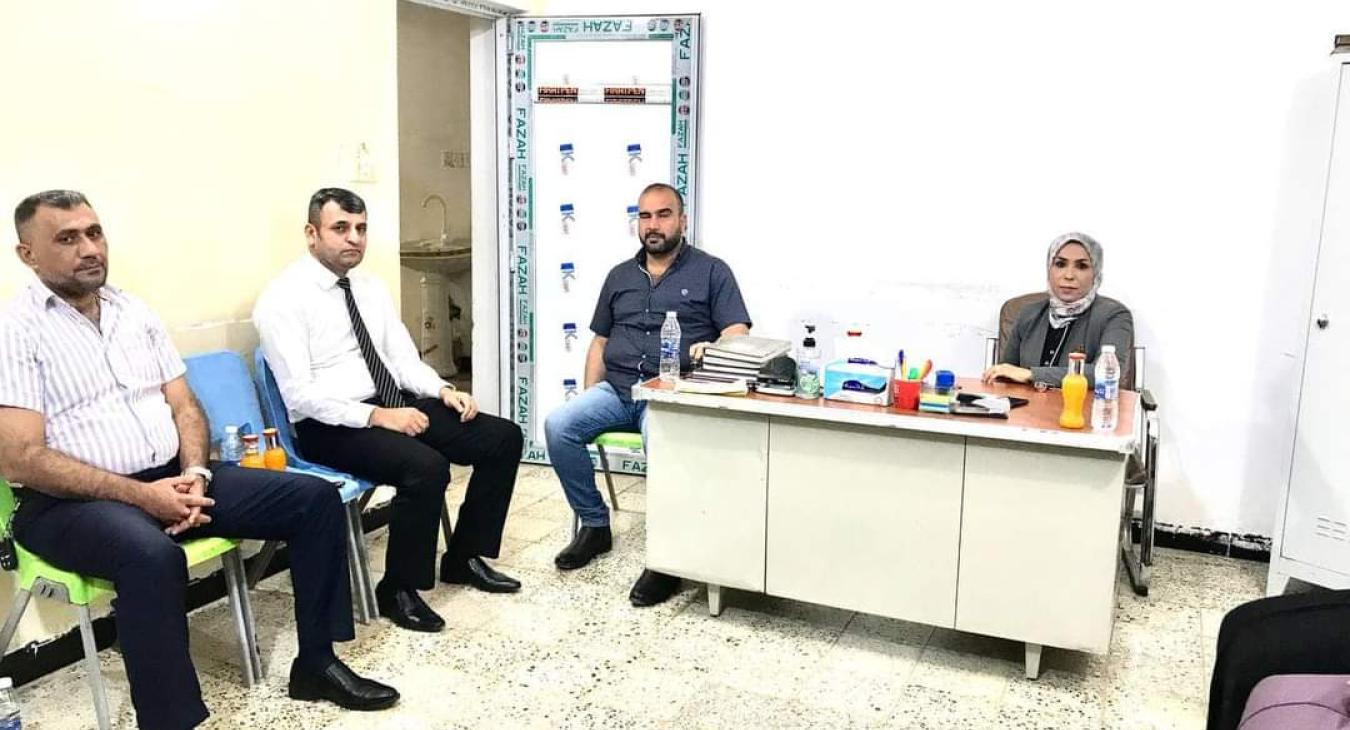 The Dean of the College of Veterinary Medicine Visits the Female Students' Dormitories.