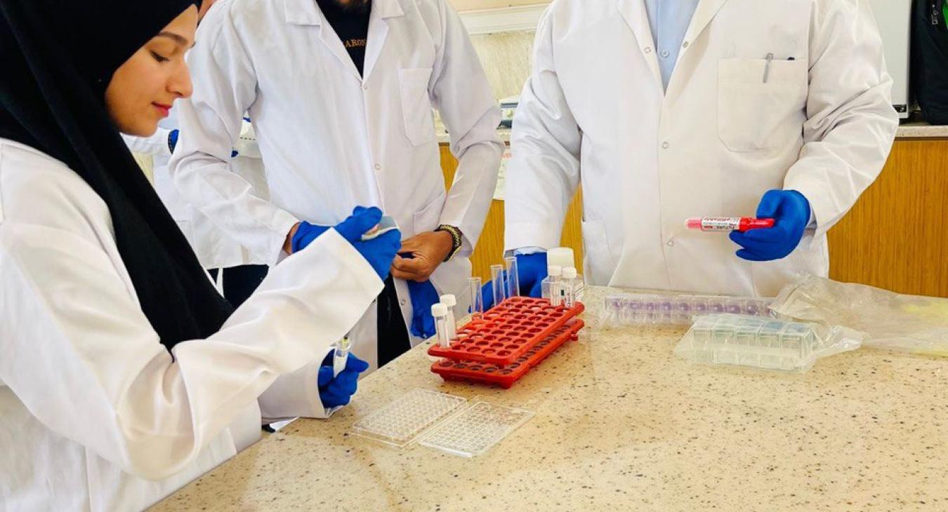 Third-stage-students-experimenting-with-fertilized-eggs-to-exam-and-diagnose-veterinary-viruses